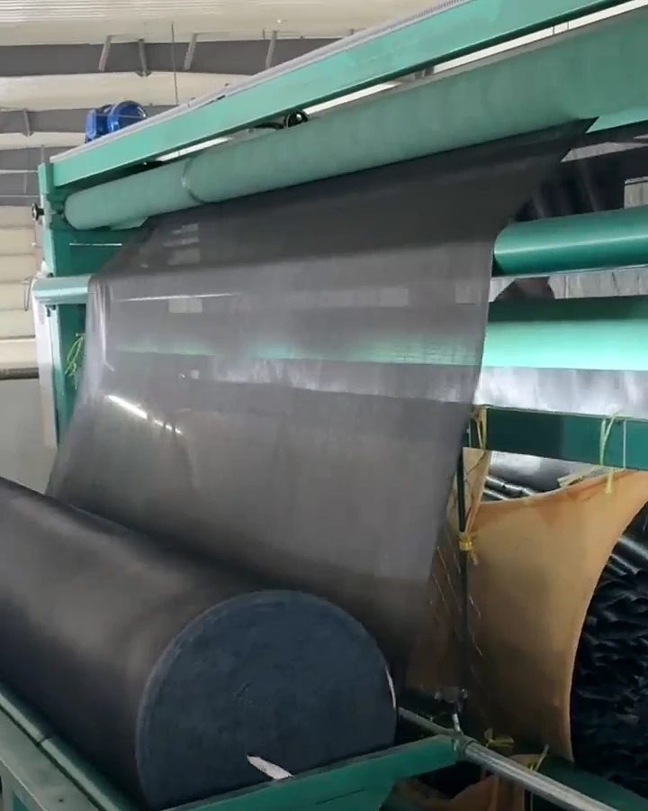 Aufwickeln von Materialrollen